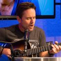 “Chuggin’” Charles Esten Keeps Streaking as He Approaches Week No. 52 of #EverySingleFriday